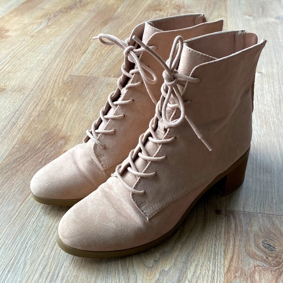 LOFT Shoes - LOFT Light Pink Mauve Suede 8M Lace Up Block Heeled Booties